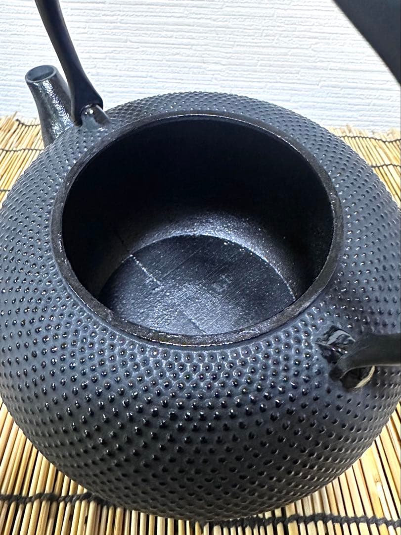 未使用品、供箱、栞付　南部宝星堂造　１８型アラレ　南部鉄瓶　南部鉄器　調理器具