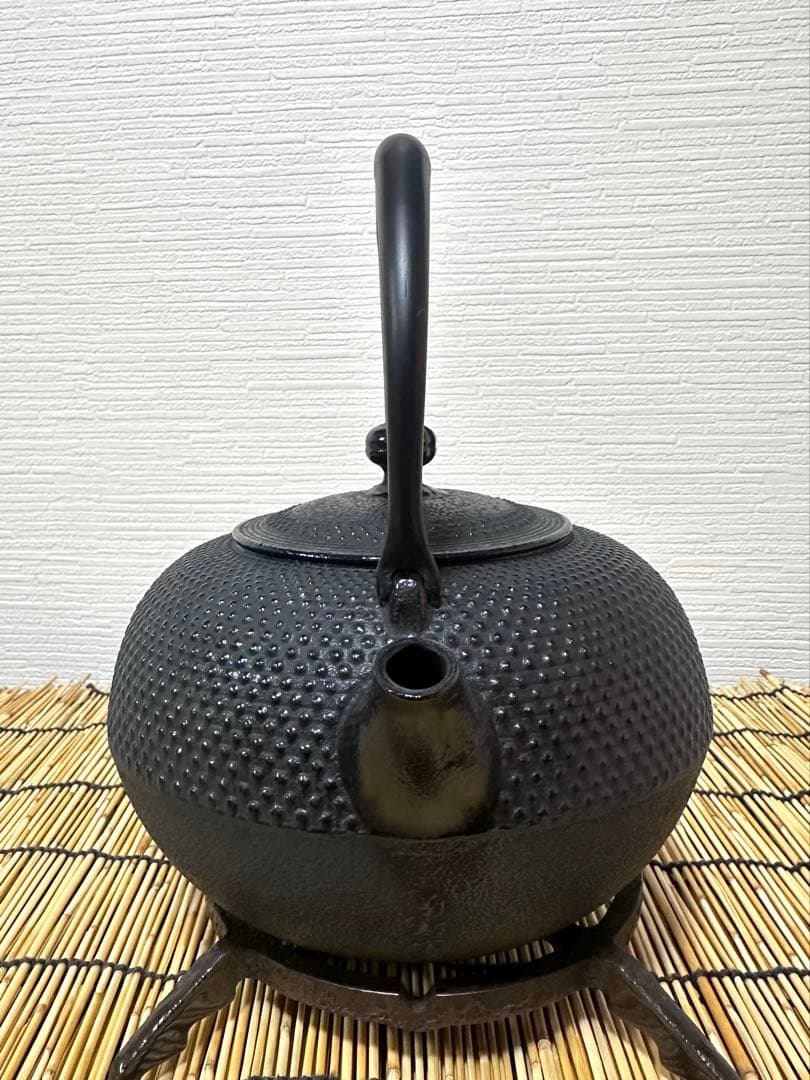 未使用品、供箱、栞付　南部宝星堂造　１８型アラレ　南部鉄瓶　南部鉄器　調理器具