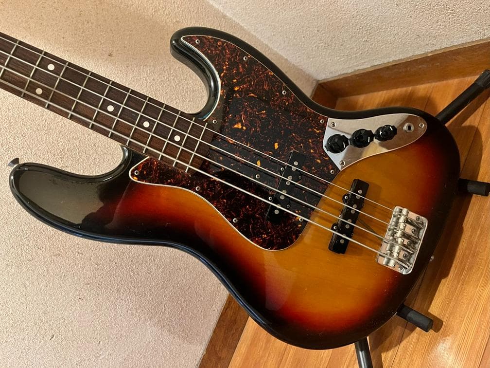 フェンダージャパン JAZZ BASS 3TS JB62 75-US ケース付き