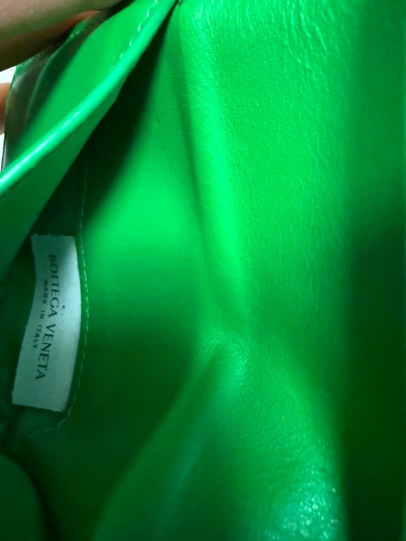 ボッテガヴェネタ カセット　コンパクトウォレット　二つ折り　正規品　箱あり