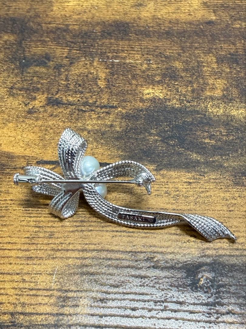タサキ　TASAKI ブローチ　リボンモチーフ　シルバー　パール　真珠