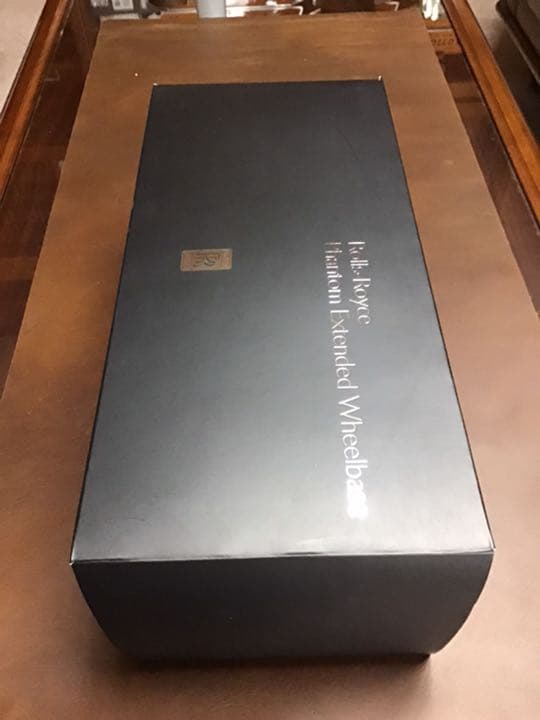 ペニンシュラ東京　1/18 ロールス・ロイス ファントム EWB