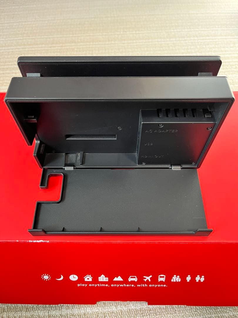 Nintendo Switch 本体 & キャリーケース