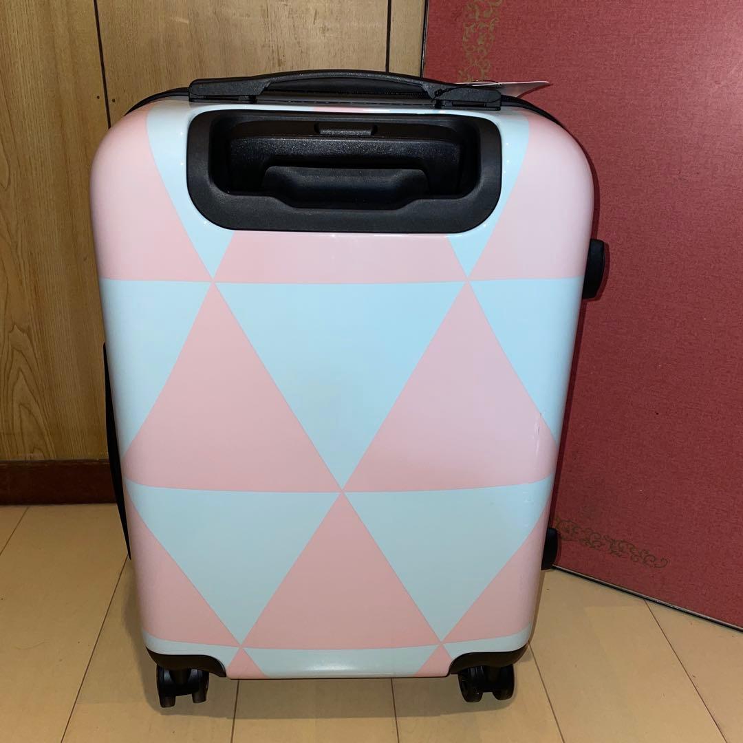 SEVENTEEN × サンリオキャラクターズ　キャリーケース　セブチ