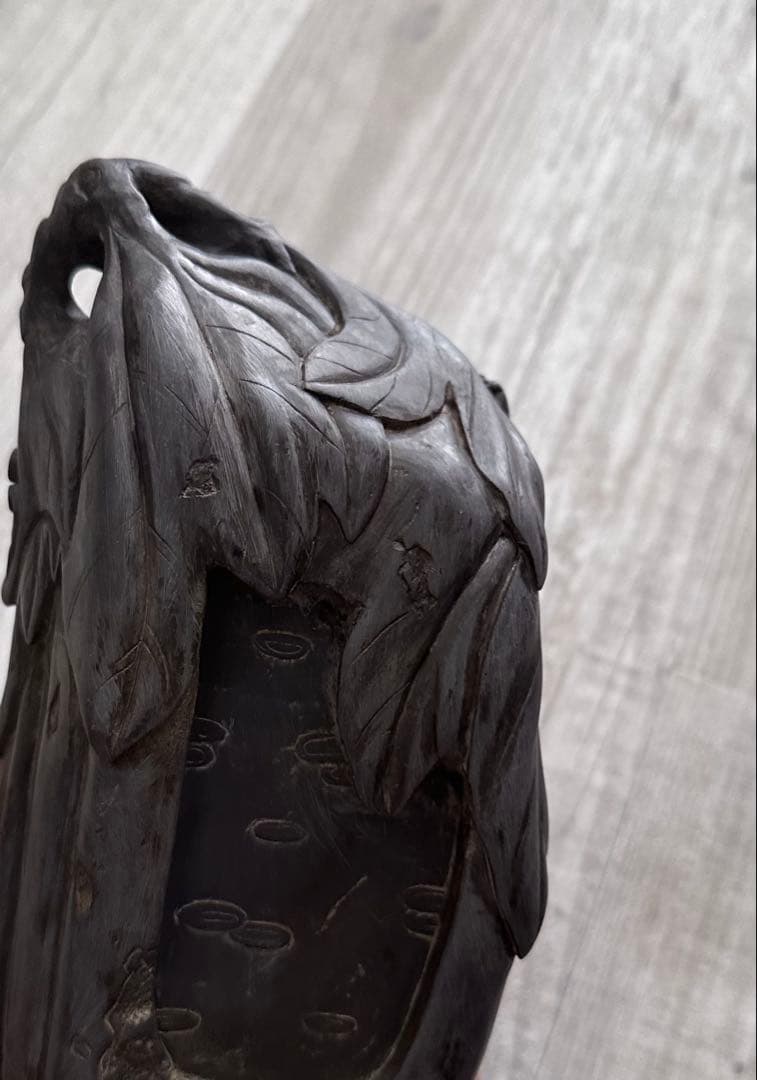 大バーゲンアンティークの茄子と裏に雲をあしらった彫刻硯　木製外枠付き‼️