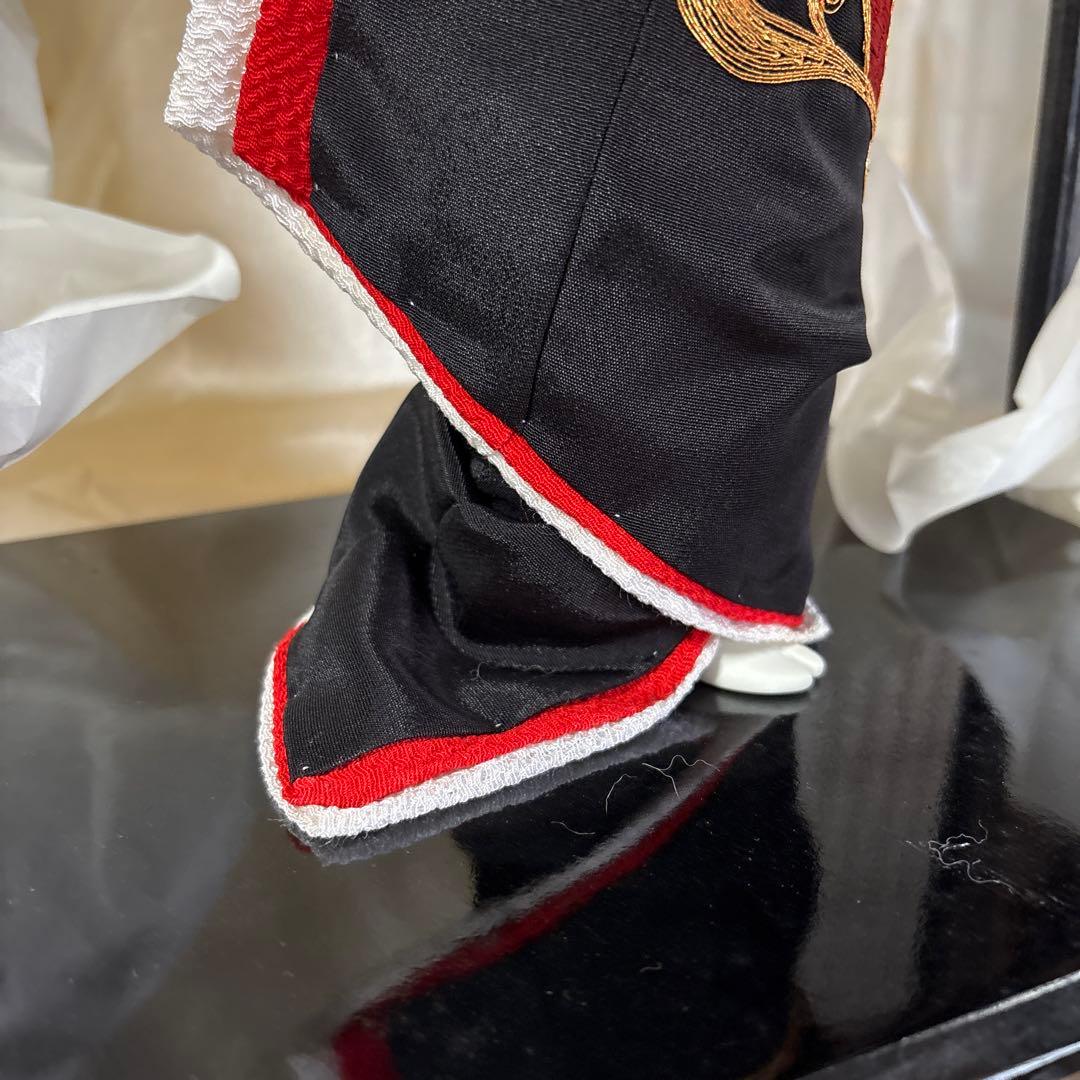 尾山人形 伝統的和服 黒赤
