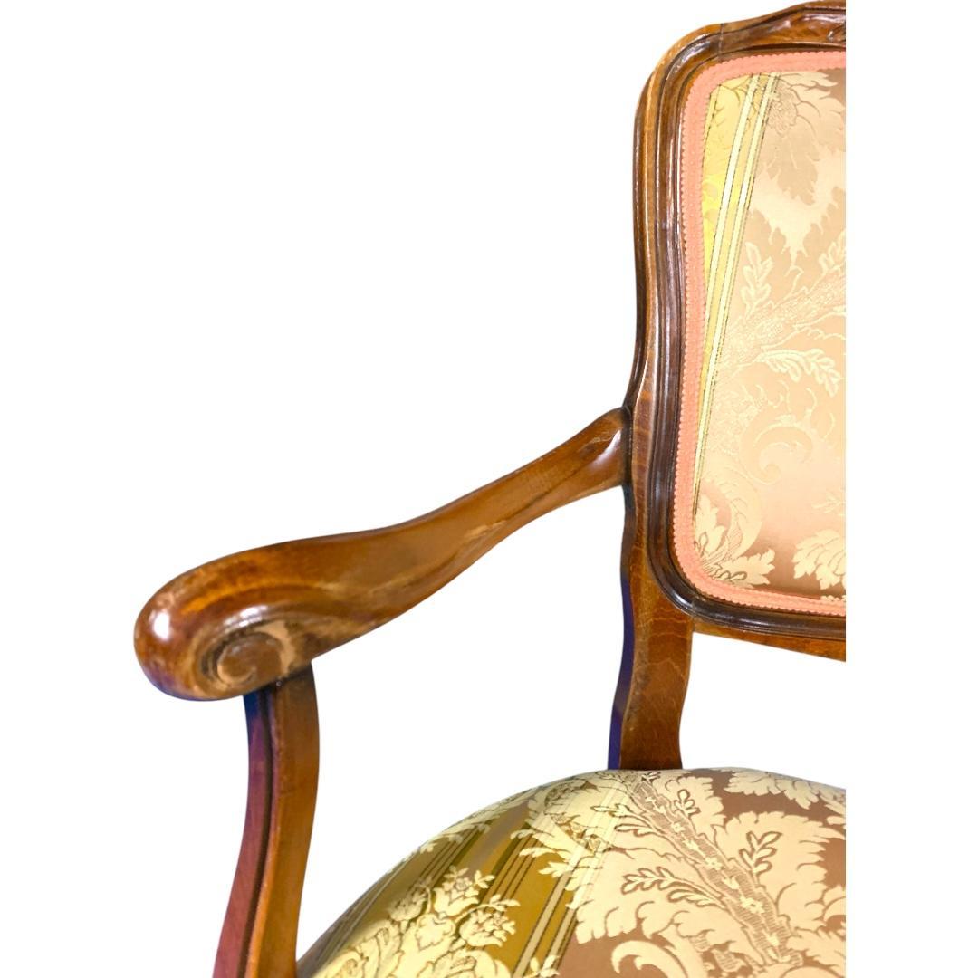 ロココ調　高級アンティーク家具　フランス製　フランス家具　木彫り　猫足　彫刻