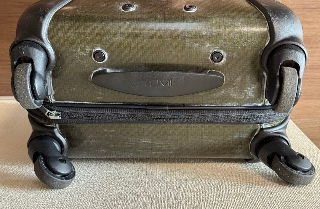 TUMI：キャリーケース　TEGRA LITE ／オリーブグリーン