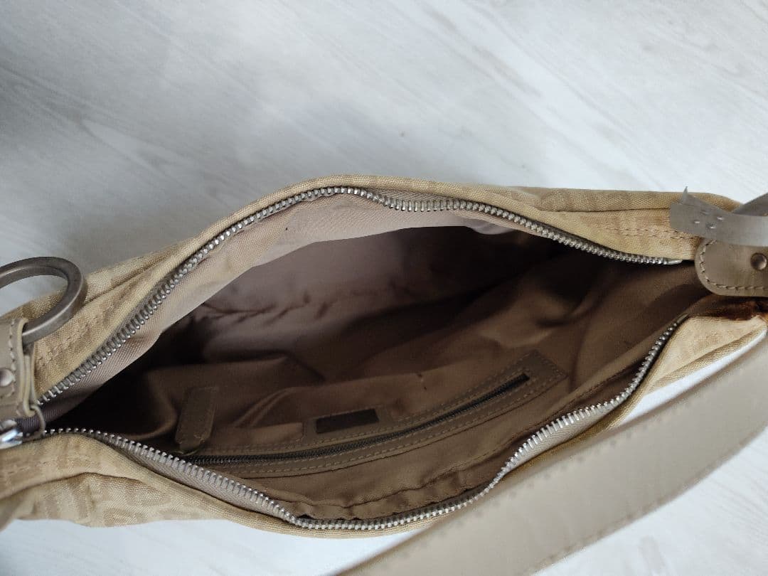 Fendi ベージュ ショルダーバッグ