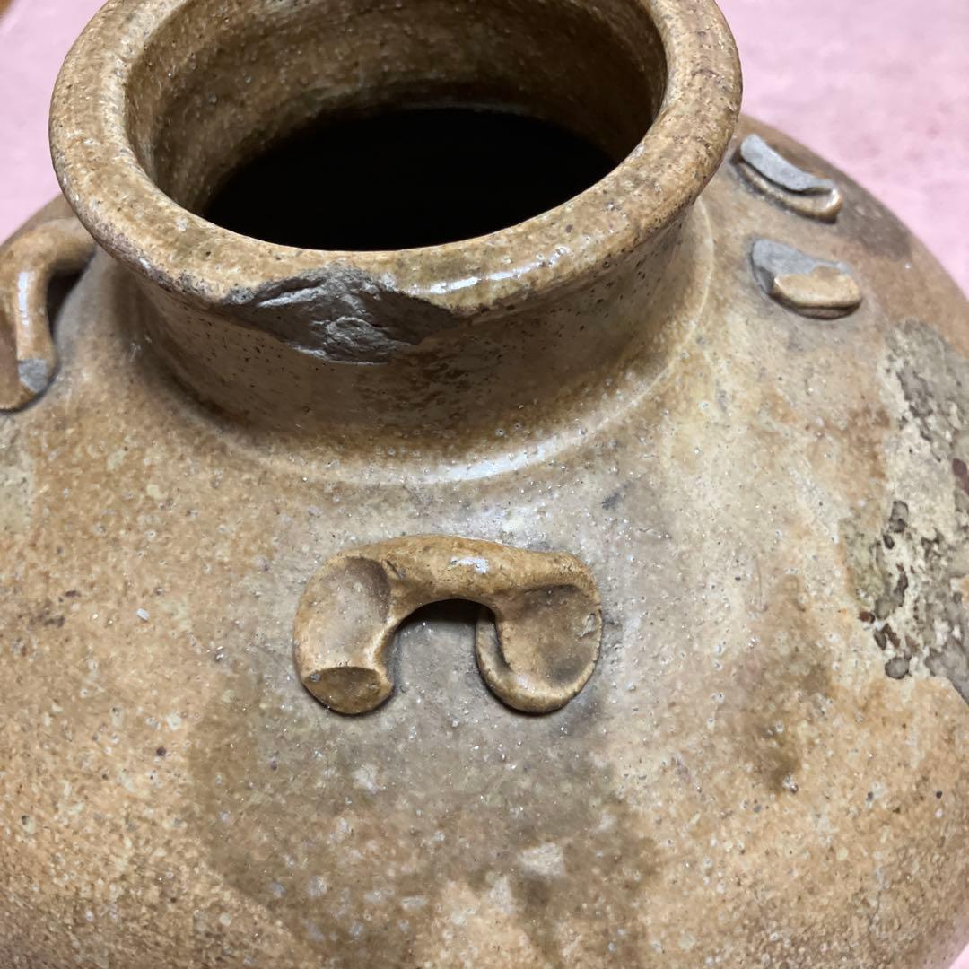 アンティーク、茶色の装飾的な陶器の壺