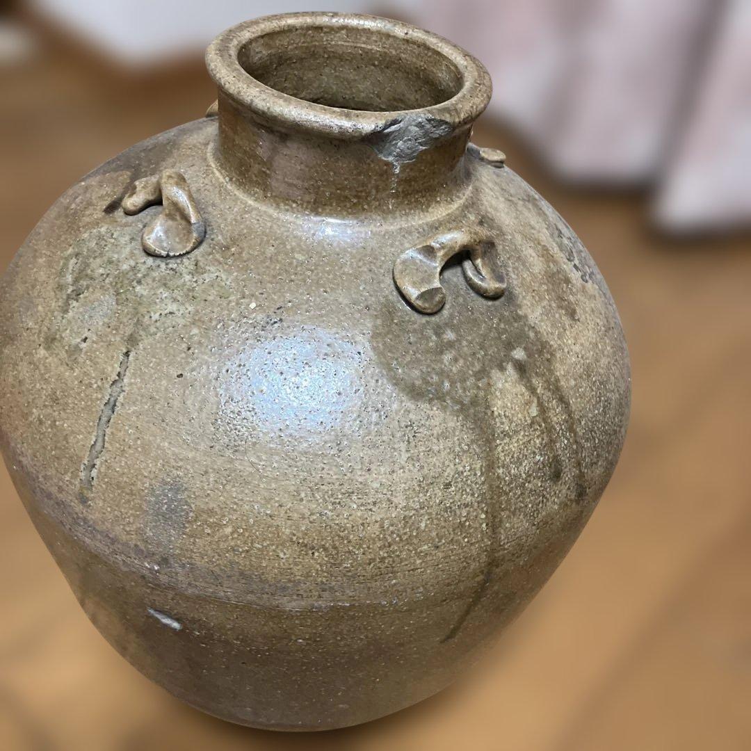 アンティーク、茶色の装飾的な陶器の壺