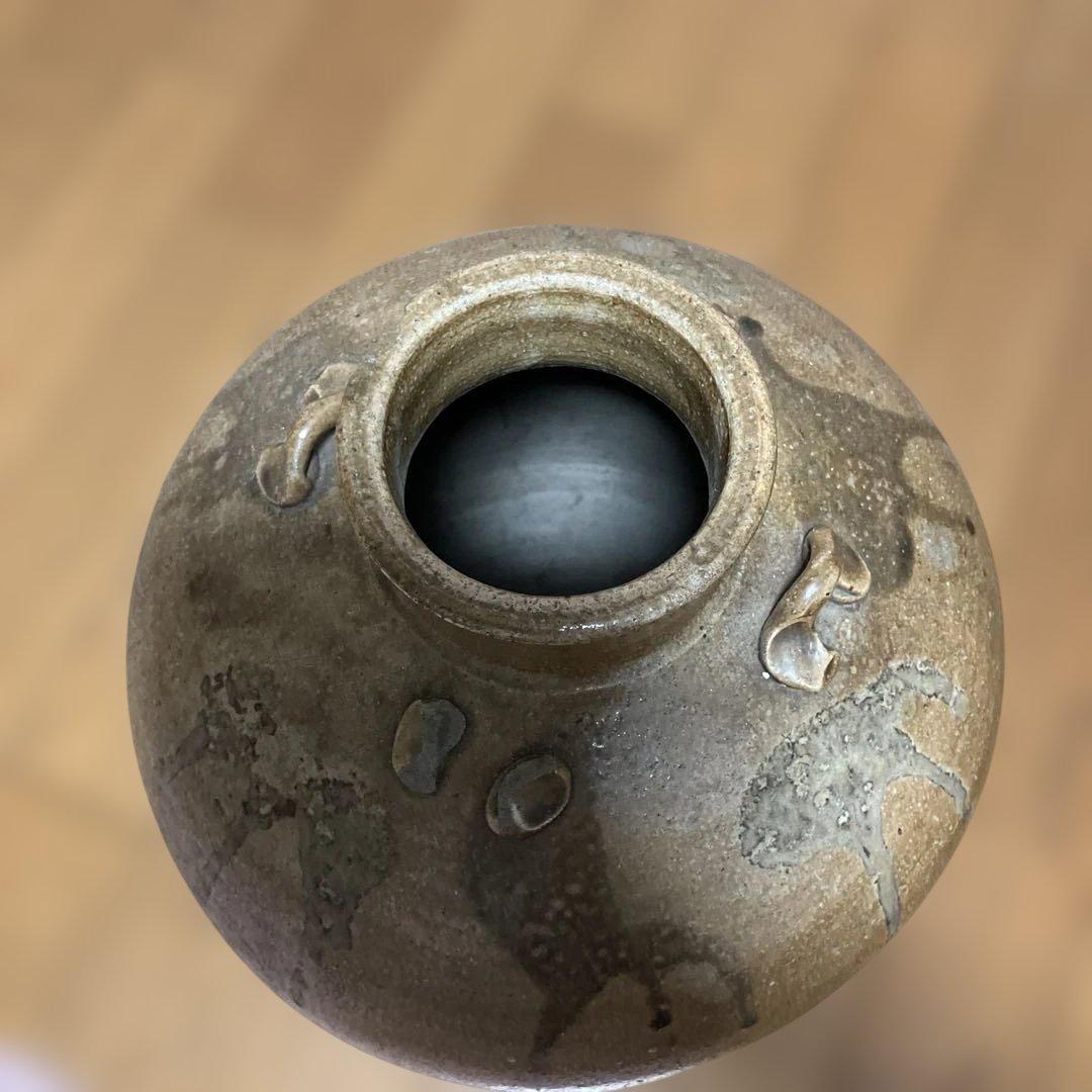 アンティーク、茶色の装飾的な陶器の壺