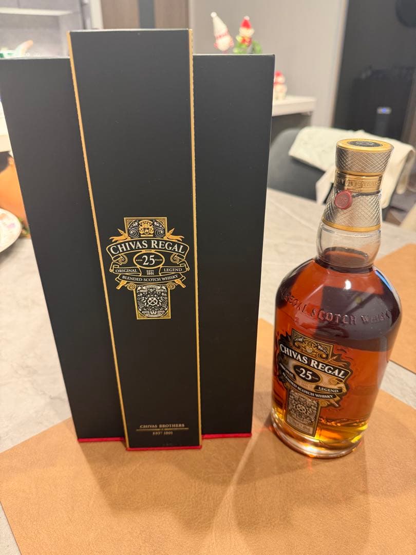 CHIVAS REGAL 25年 スコッチウイスキー ギフトボックス付き