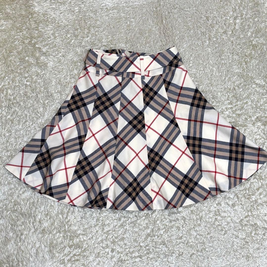 新品タグ付き　バーバリーブルーレーベル　ノバチェック　ベルト付き　38　Mサイズ