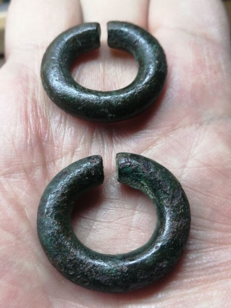 ★【古墳期】『高麗青銅耳環』　　二対。本物　古墳よりの発掘品です。