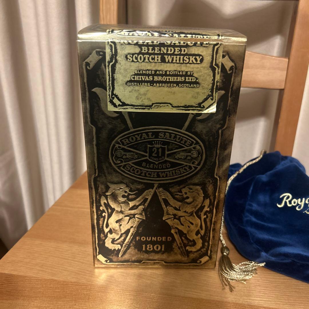 シーバスリーガル ロイヤルサルート21年 青 陶器ボトル