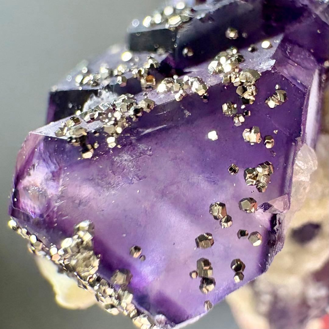 561 中国 内モンゴル産 フローライト&パイライト