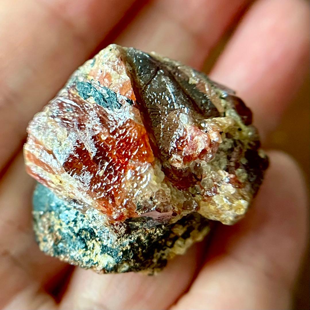 希少 巨大 レッドジルコン 166.55ct 宝石 原石 ジルコン 鉱物 天然石