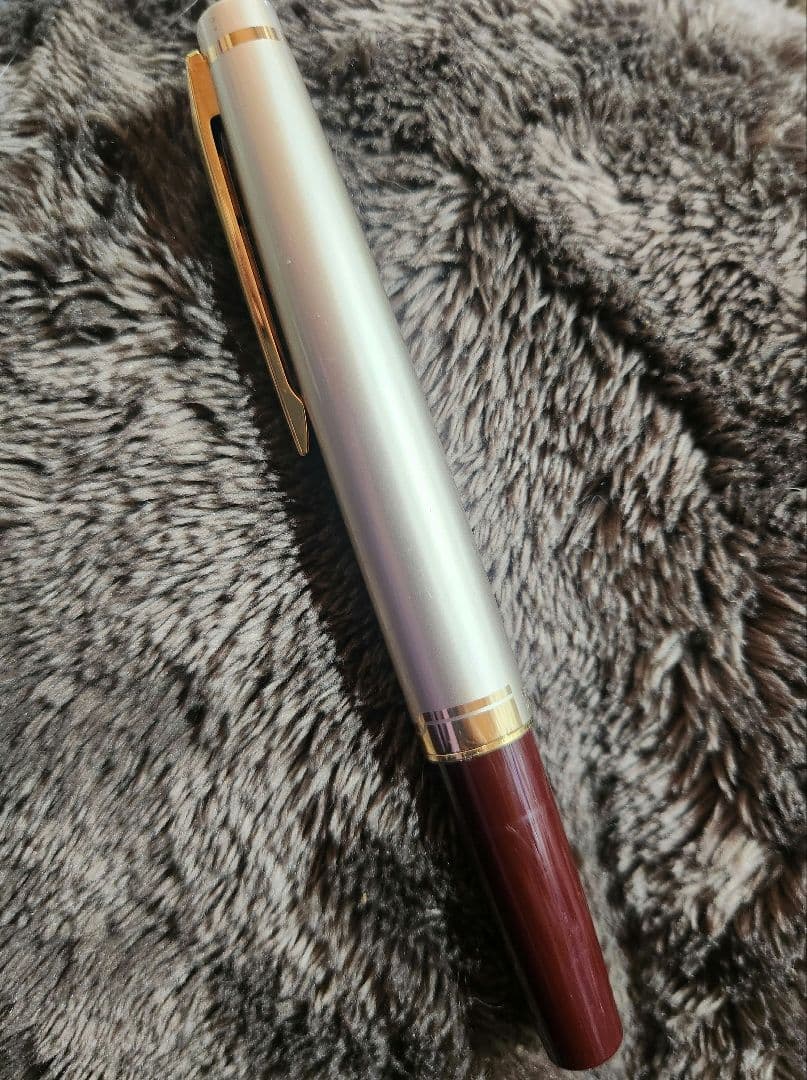 Pilot エリート(ELITE) 廃盤色 Fニブ(細字)