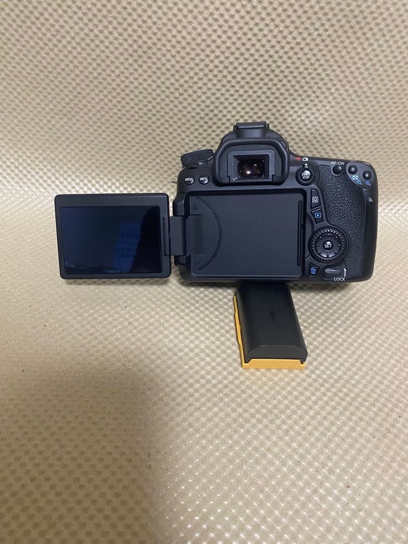 デジタルカメラ Canon EOS 70D EF-S 18-55 IS STM Kit