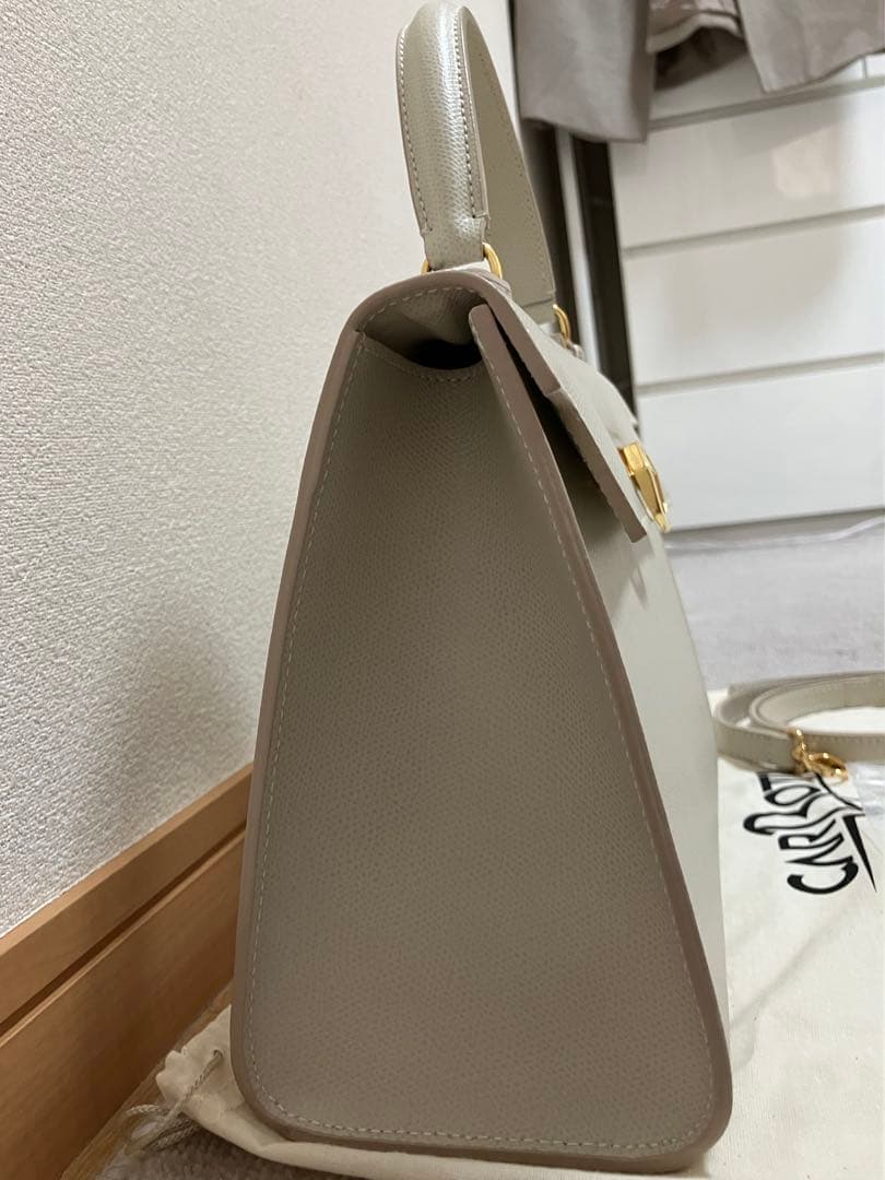 カルボッティ　エレナ　ベージュ　CARBOTTI