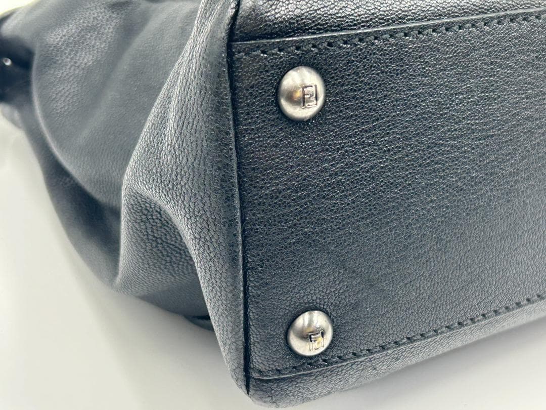 美品★FENDI フェンディ ハンドバッグ ピーカブーアイコニック 8BN226