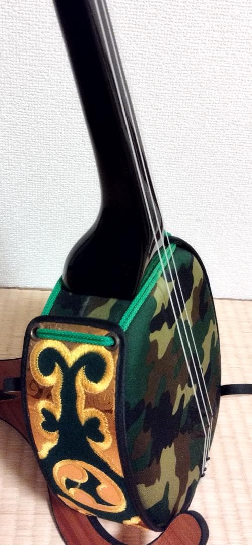 沖縄三線　パラシュート三線　迷彩柄 ツメ・チューナー付き
