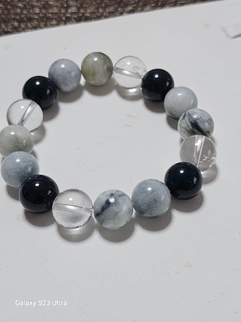 黒平、向山鉱山水晶と出雲瑪瑙碧玉と糸魚川翡翠 １２mmで組み立てました。