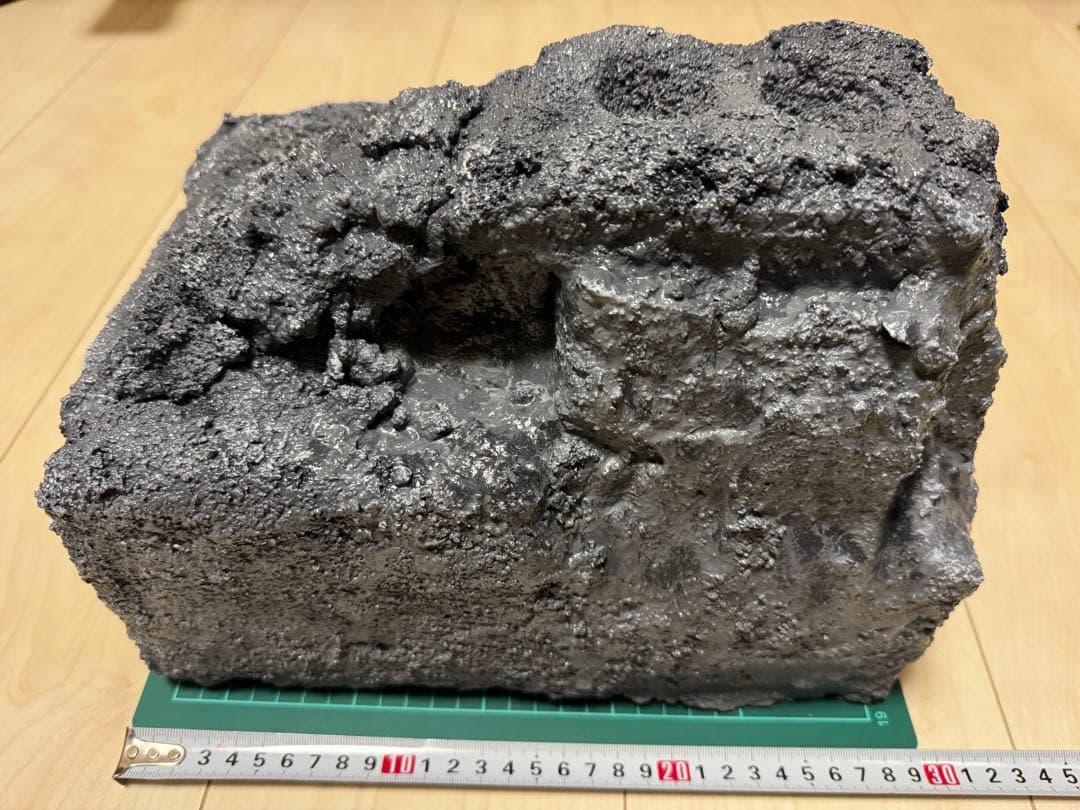 爬虫類用 岩型ウェットシェルター 二部屋構造｜湿度ゾーン付き 大型・一点物