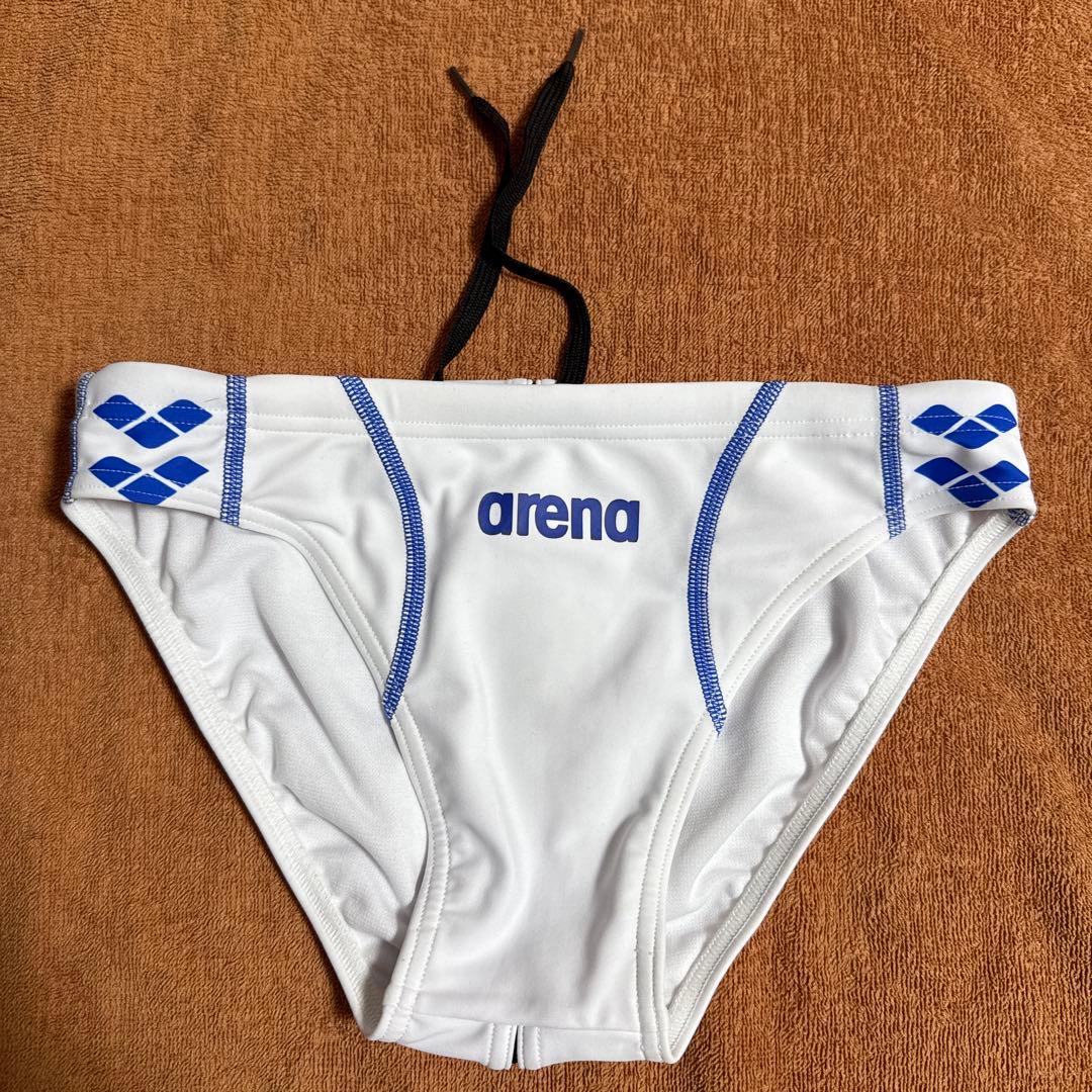 arena 水着　競パン 白　海外モデル サイズ30M相当