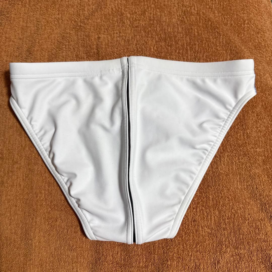 arena 水着　競パン 白　海外モデル サイズ30M相当