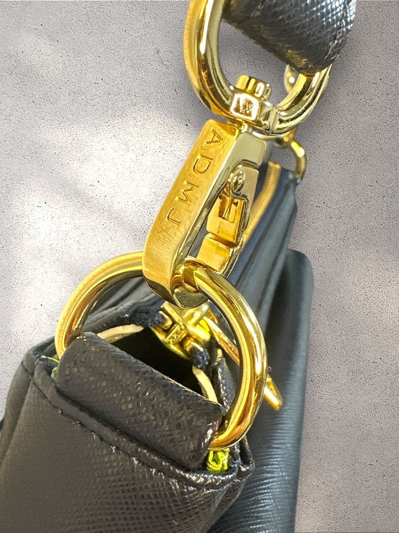 未使用級⭐︎A.D.M.J. レザー ショルダーバッグ　ターンロック 金具ネイビー