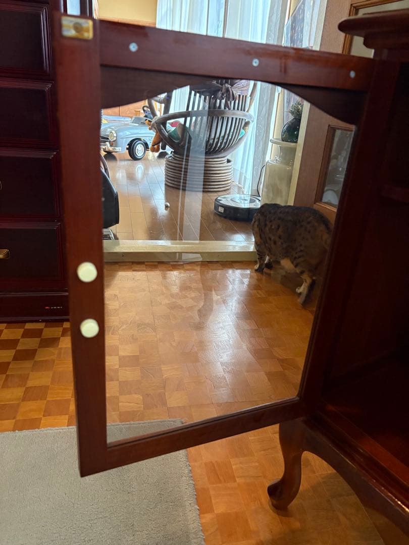 木製ダークブラウンキャビネット（訳あり）