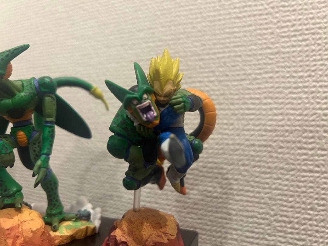 ドラカプ　セル第一形態　セル第二形態vsベジータ