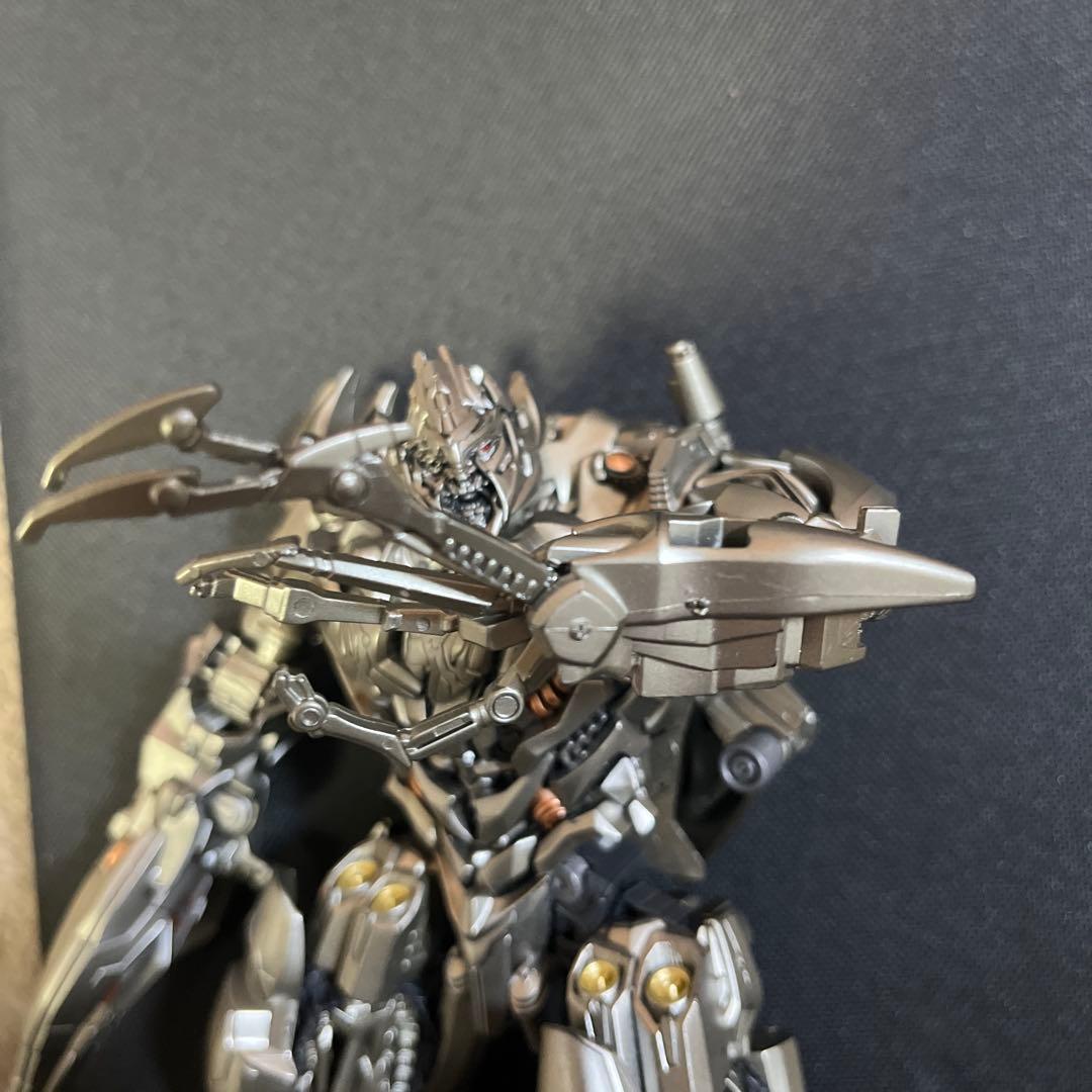 トランスフォーマー　メガトロン　フィギュア