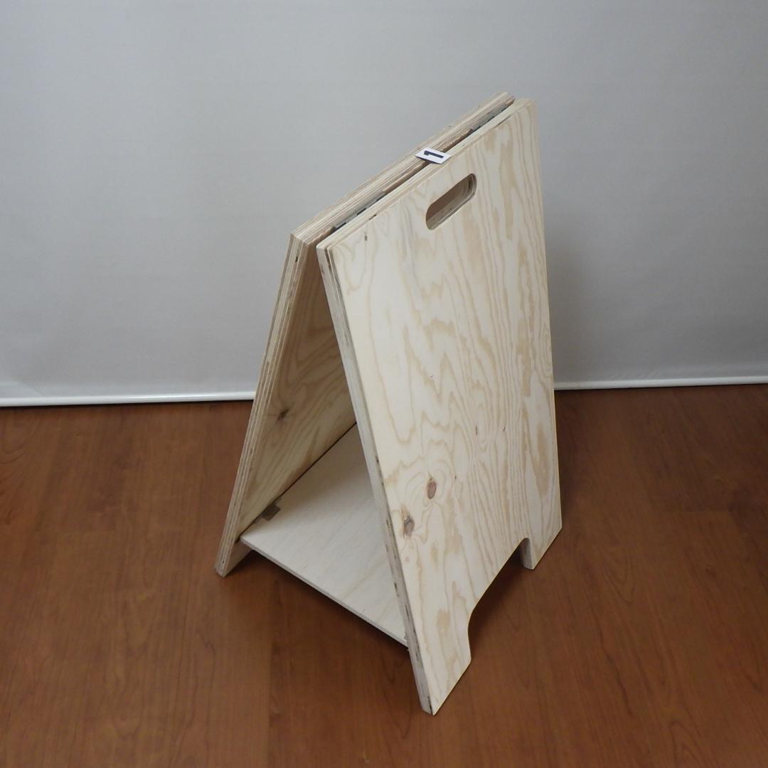 ①24㎜針葉樹合板製　立て看板　【高さ780㎜】丈夫で　風にも強い　しかも格安