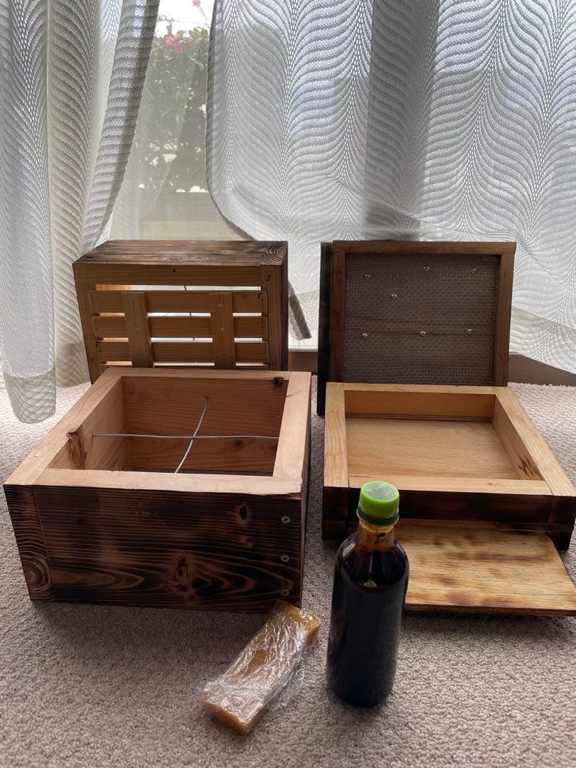 日本蜜蜂　巣箱