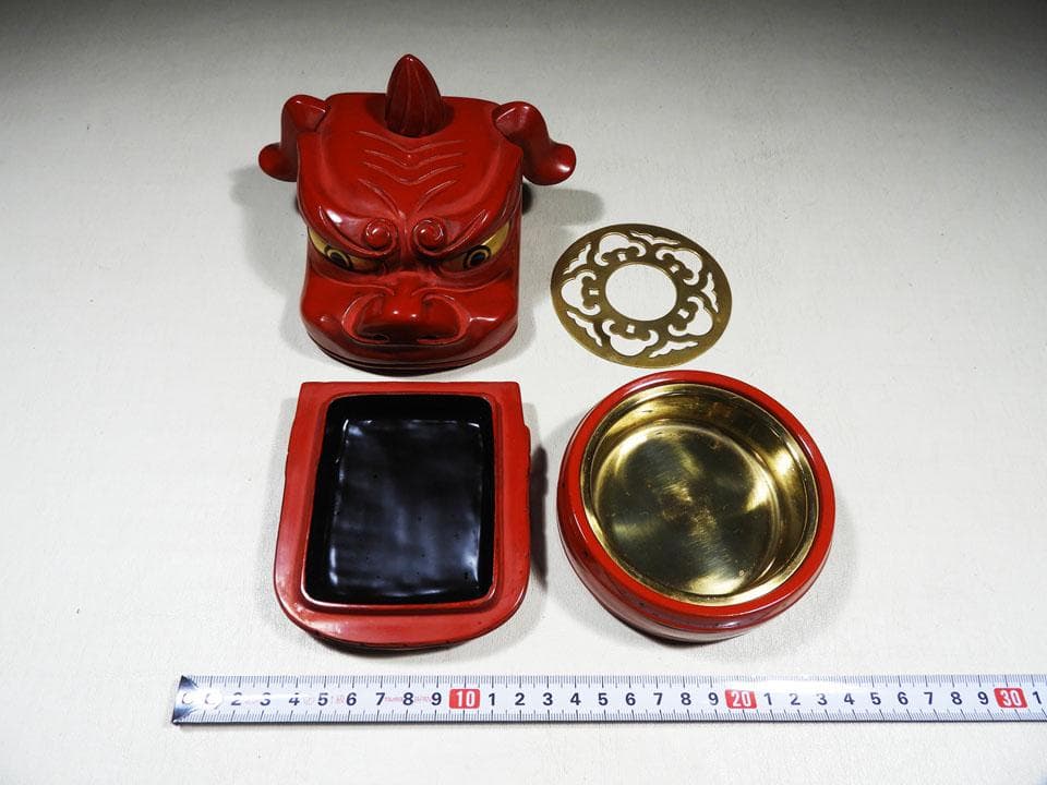 ●志路川作 国宝重要文化財 日光社寺古材 本朱漆塗 獅子頭 小箱 灰皿 正月最適