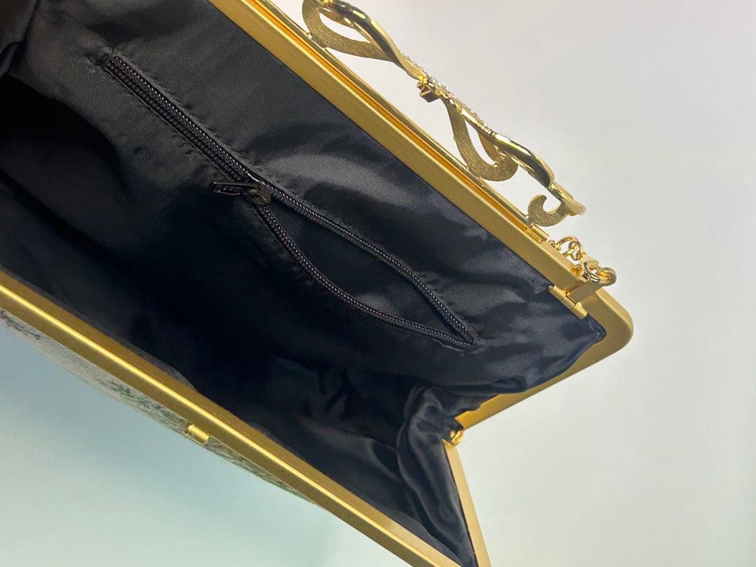 新品未使用　プチポアン刺繍　パーティーバック　　語らい