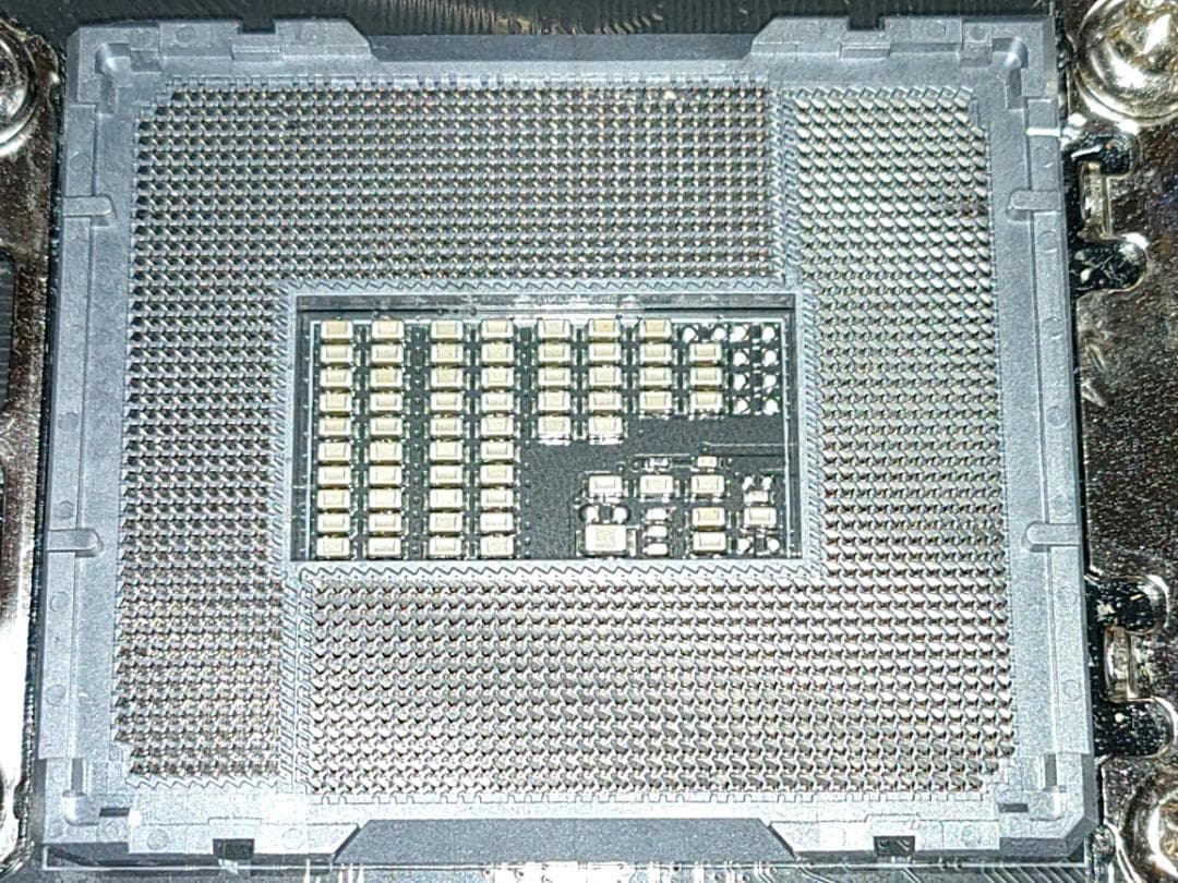 たかし83歳 TUF GAMING B760M-PLUS IIマザボ難あり