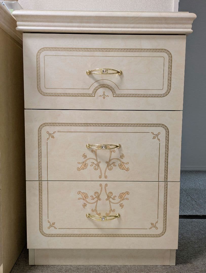 半額セール‼️定価104,500円‼️サルタレッリ フローレンスキャビネット