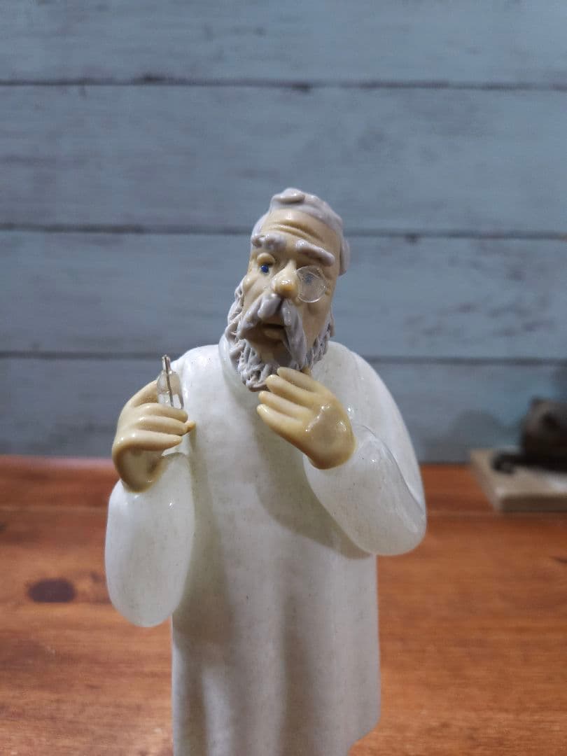 チェコヴィンテージ ボヘミアガラスの人形 ドクター 医者 フィギュリン