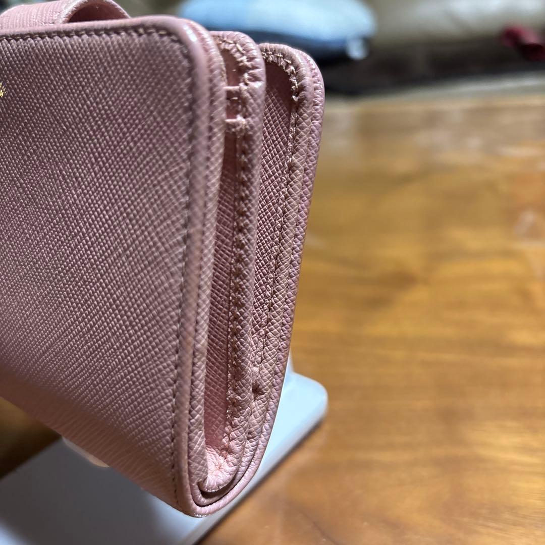 プラダサフィアーノレザー二つ折り財布ピンク