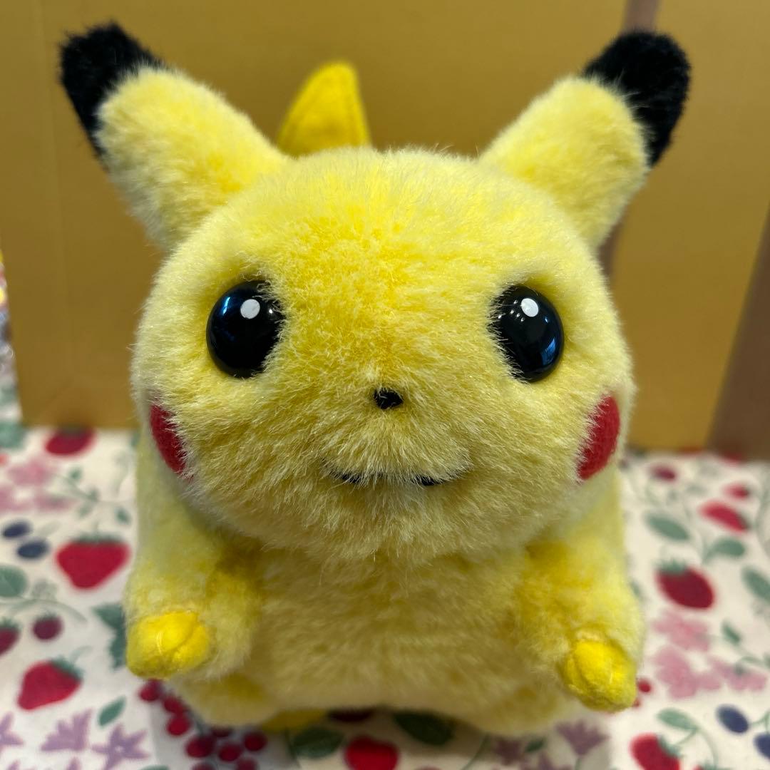 お顔ふわふわ　初期ピカチュウ　ぬいぐるみ　TOMY ポケモン