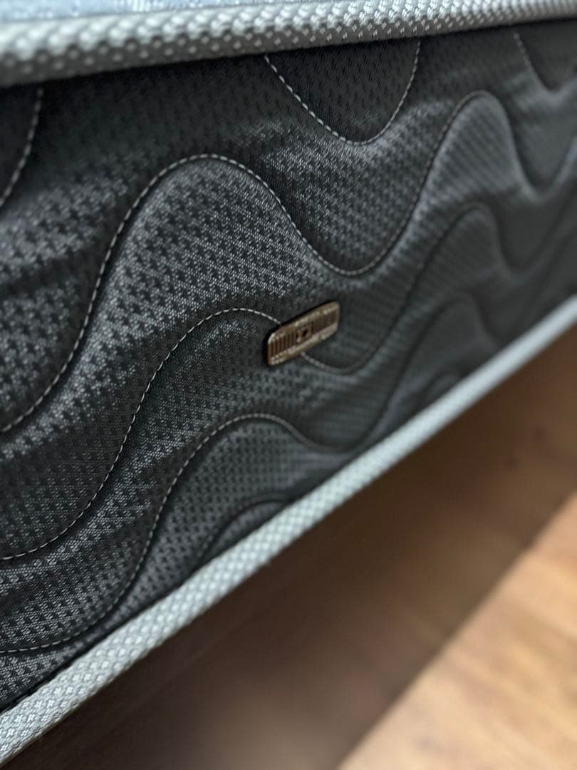 【オシマレジャパン】送料込　シングルベッドフレーム+マットレスセット