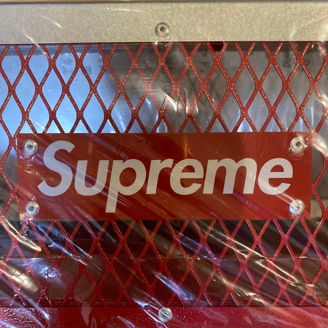 快適グッズ・旅行小物 Supreme Coleman Charcoal Grill