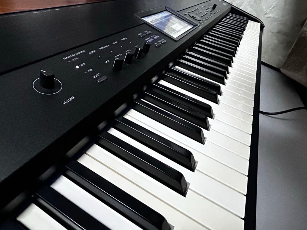 KORG KROME 88鍵盤 シンセサイザー　アダプター付き