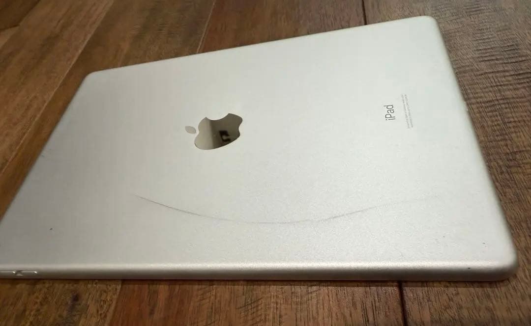 Apple iPad シルバー 7世代　128GB wifiモデル