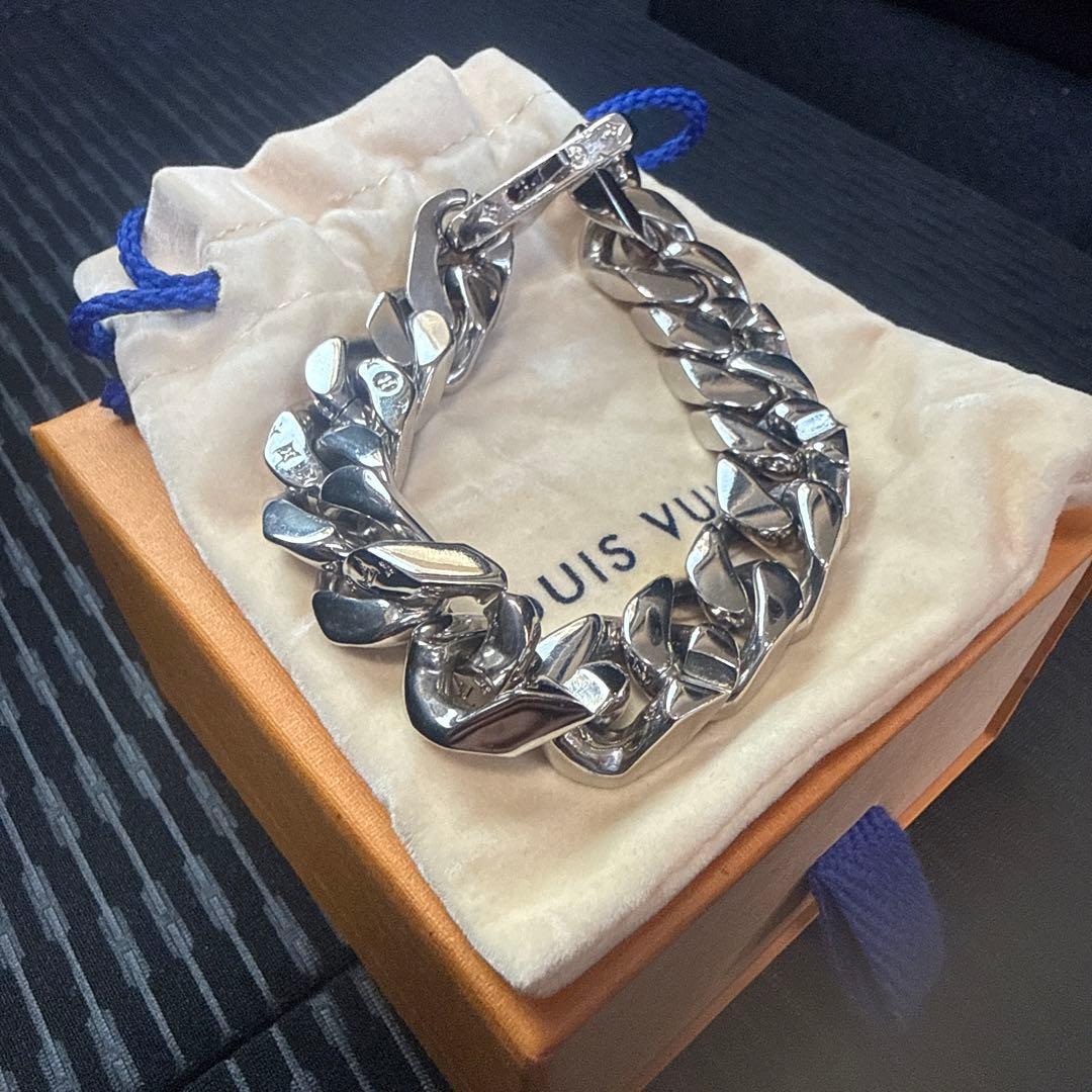 Louis Vuitton シルバーチェーンブレスレット