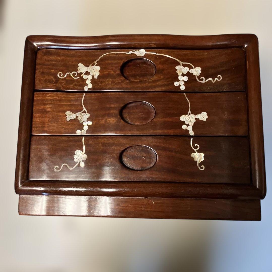 木製花模様象嵌引き出しタンス